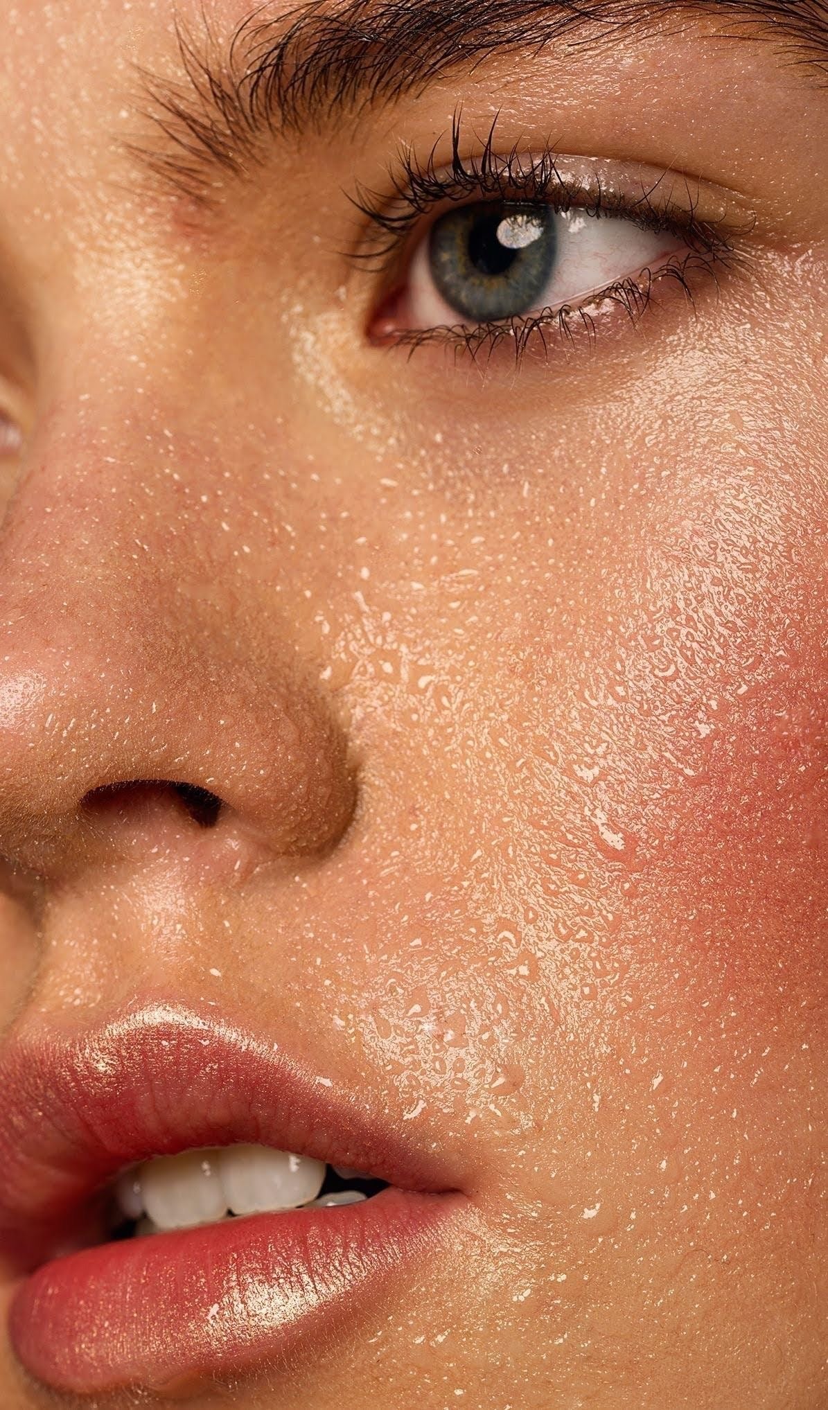 Brume Visage 3 en 1 - Hydratante Fixante, Protège & Répare